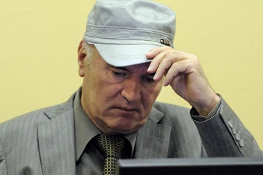 Loše vesti iz Haga: Zdravstveno stanje generala Mladića sve lošije! Umara se brzo, ali ga šaljivi duh ne napušta!