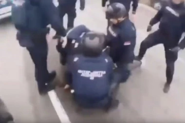 (VIDEO) MUP OBJAVIO SNIMAK: Pogledajte kako su uhapšeni narko dileri u Beogradu