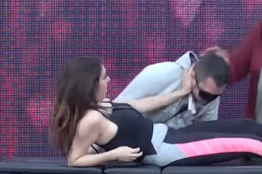 (VIDEO) Dalje nećeš moći: Bane pokušao da poljubi Ivaninu "mačkicu", ona ga odgurnula i izblamirala pred svima!