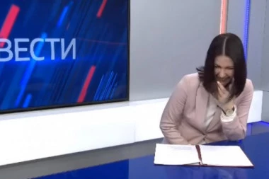(VIDEO) Ruska voditeljka PRASNULA U SMEH kada je pročitala koliko će država povećati iznose socijalnih davanja