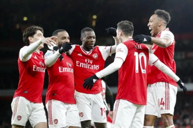 (VIDEO) Crveni deo Londona konačno aplaudirao: Odlična partija Arsenala i ubedljiva pobeda nad "svrakama"!