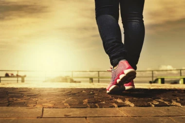 Krećete se brzo, polako ili na prstima? 7 stvari koje način hoda otkriva o vašem zdravlju!