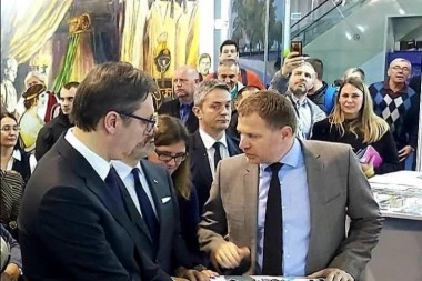PREDSEDNIK NA SAJMU TURIZMA: Vučić posetio štand Kancelarije za KiM