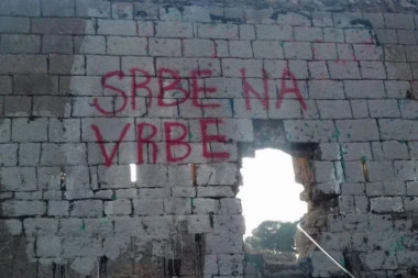 "SRBE NA VRBE" Za ustaški grafit u Sutomoru, Milovo ministarstvo kulture optužuje - SRBE?!
