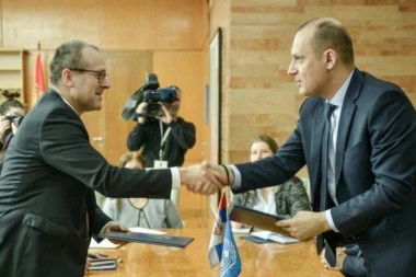 (FOTO) Direktor Svetske zdravstvene organizacije pohvalio Srbiju i ministra Lončara!