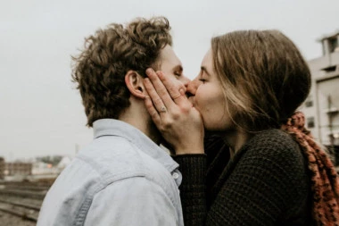Saveti kako da izvedete savršen francuski poljubac
