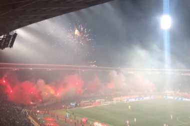 (VIDEO) Spektakularna bakljada u Šapcu: "Delije" poslale jaku poruku svim pristalicama kluba!