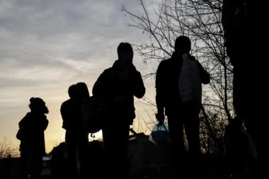Pala kriminalna grupa zbog krijumčarenja migranata: Uzimali im po 3.800 evra da ih ilegalno prebace preko granice!