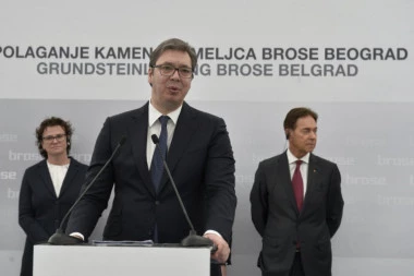 (VIDEO) Vučić iz Pančeva: Prosečna plata za obične radnike 750 evra, a za inžinjere 1.900