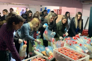 Preko 100 volontera odazvalo se pozivu građana Jagodine za dostavu hrane i higijene starijim i socijalno ugroženim