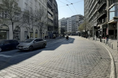 (FOTO) Republika na ulicama Beograda: Sve je manje gužvi, grad se prazni