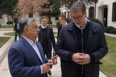 (FOTO) Bez rukovanja! Vučić se nenajavljeno sastao s Orbanom, pogledajte kako su se pozdravili u Budimpešti