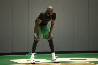 (VIDEO) Ne znate vi šta su muke: Ovako živi najviši NBA igrač