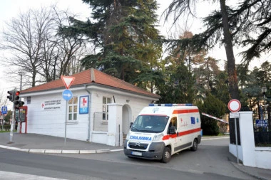 Lekari u "Dragiša Mišović" zabrinuti: Imamo pacijenta od 22 godina u jako teškom stanju