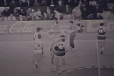 (VIDEO) Pre tačno pola veka Jugoslavija je tukla Amere i postala prvak sveta!
