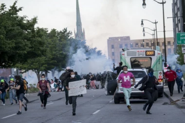 Demonstranti, pljačkaši, antitrampovci, Antifa: Ko sve vuče konce velikog loma u Americi