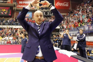 (FOTO) Saša Obradović je novi trener Crvene zvezde!