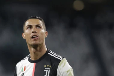 NOŽ U LEĐA JUVENTUSU: Otkriveno - Kristijano Ronaldo već pregovarao sa PSŽ!