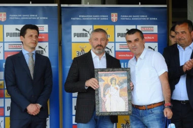 (FOTO) Više od dve hiljade klubova dobilo donaciju FSS: Nastavlja se uspešna akcija, sada je Prijepolje srce fudbala!