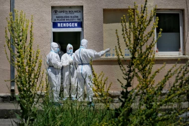Četiri pacijenta obolela od korone preminula u Novom Pazaru, dva sa najtežom slikom prebačeni u Beograd i Kragujevac
