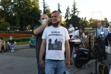 Trifunović stigao na "drugu rundu": Sergej opet među demonstrantima