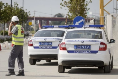 PIJANA IZLUPALA AUTOMOBIL: Muškarac u Banjaluci prijavio oštećenje automobila