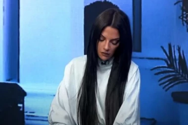 (VIDEO) Grcala u suzama zbog propale veze: Tara Simov se rasplakala u emisiji!