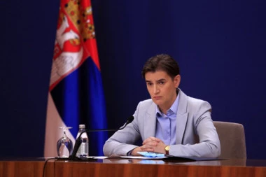 SUTRA JE VAŽAN DAN: Premijerka Brnabić s Dačićem obavlja primopredaju dužnosti