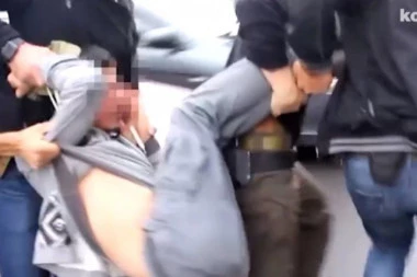 (VIDEO) RUSKI HEROJI: Objavljen snimak hapšenja TERORISTA, NISU ZNALI ŠTA IH SNAŠLO