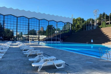 Vesić pozvao Beograđane na renovirani bazen na Tašmajdanu
