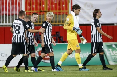 (FOTO) Fudbaleri Partizana ponovo testirani na koronu, a sa sobom su morali da imaju OVU STVAR