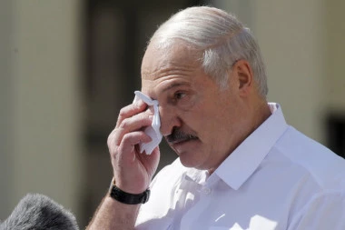 POPUSTIO: Lukašenko najavio nove izbore, ali tek nakon OVOGA