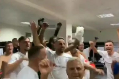 (VIDEO) KAO DA SU OSVOJILI LIGU ŠAMPIONA: Ovako su fudbaleri Tirane najavili meč sa Zvezdom!
