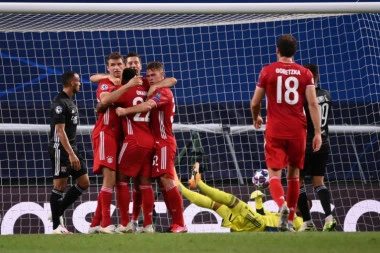 (VIDEO) BAVARSKA MAŠINERIJA NASTAVILA DA GAZI: Bajern je u finalu Lige šampiona! Nemci ispratili Lion kući sa tri gola u mreži