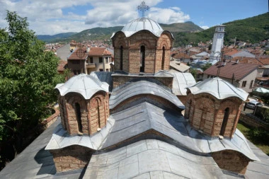 ŽESTOK UDAR NA SPC NA KOSMETU: Falsifikovanje istorije srpskih manastira