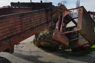 Jauci i kuknjava odjekivali selom! Meštani o tragediji kod Smederevske Palanke: Točak traktora upao u blato, dečak je dozivao pomoć!