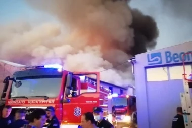 Završena DRAMA na KARABURMI: Požar stavljen pod kontrolu, nema povređenih
