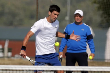 (FOTO) DOVOLJNA JE SAMO JEDNA REČ: Vajda je ovako PROSLAVIO Novakovu titulu na Australijan openu!