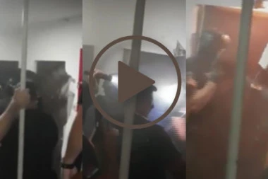 (VIDEO) Evo kako je policija upala u stan ubice Strahinje Stojanovića! Ušli bukvalno kroz zid zbog pretresa
