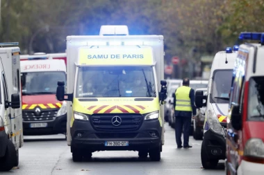 KRVOPROLIĆE U PARIZU! Troje povređenih u napadu NOŽEM, jedna osoba u KRITIČNOM stanju!
