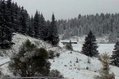 (FOTO, VIDEO) ZABELELO U CRNOJ GORI! Pogledajte gde je sve pao sneg