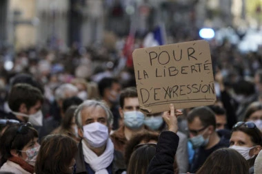 Francuski premijer: Kucnuo je čas, vreme je da se uvedu nove mere