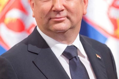 Kadrovske izmene u poslednji čas: Nenad Popović ministar bez portfelja