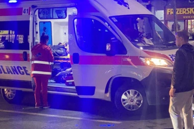 Strašan udes u Loznici: Zakucao se autom u banderu, od siline udarca se prevrnuo, vozač ostao na mestu MRTAV!
