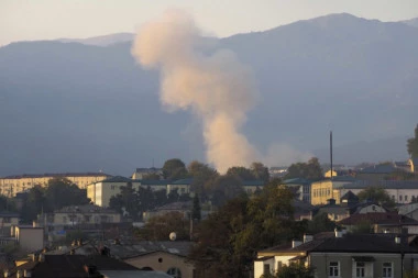 NOVI RAT NA KAVKAZU!? Vojska Azerbejdžana ušla u zonu odgovornosti ruske mirovne misije u Nagorno-Karabahu! Izvršena četiri udara bespilotnom letelicom!