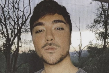 NE BISTE GA PREPOZNALI: Milan Stanković se latio mikrofona, pevao RAME uz RAME sa poznatom pevačicom! (FOTO)