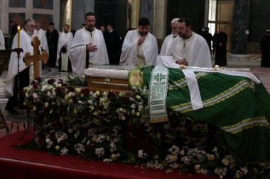 Danas je sahrana patrijarha Irineja: Nad odrom besediće Vučić i Dodik, a EVO ko će održati GOVOR!