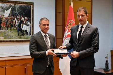 Sastanak ministra Stefanovića sa novoimenovanim ambasadorom Srbije u SAD Đurićem