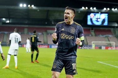 BUM: Tadić ponovo heroj Ajaksa - Srbin šokirao PSV u 92. minutu!