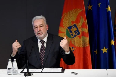 KRIVOKAPIĆ PRIHVATIO PREDLOG MANDIĆA I KNEŽEVIĆA: Sledi rekonstrukcija Vlade u Crnoj Gori?
